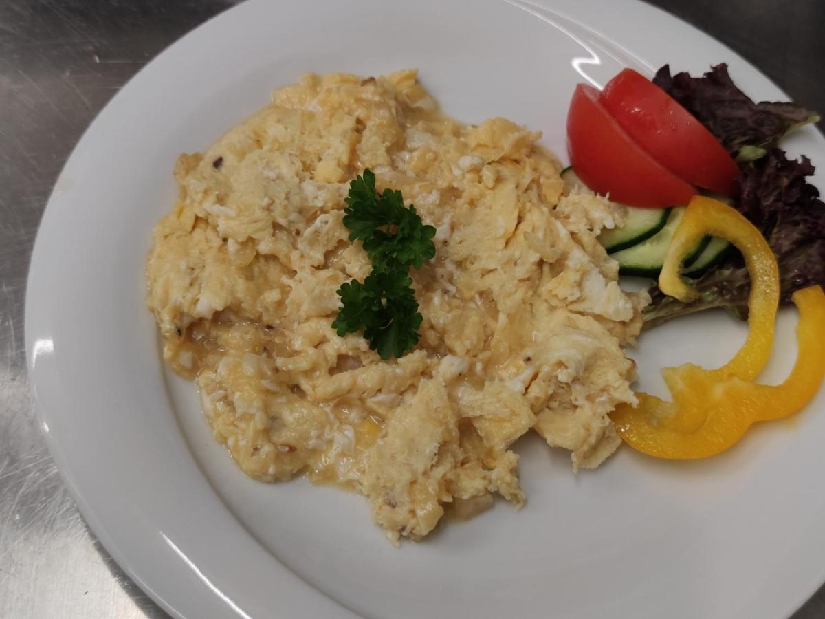 فندق Pizzeria Alzbetka Strecno المظهر الخارجي الصورة