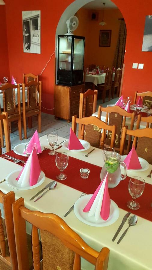 فندق Pizzeria Alzbetka Strecno المظهر الخارجي الصورة