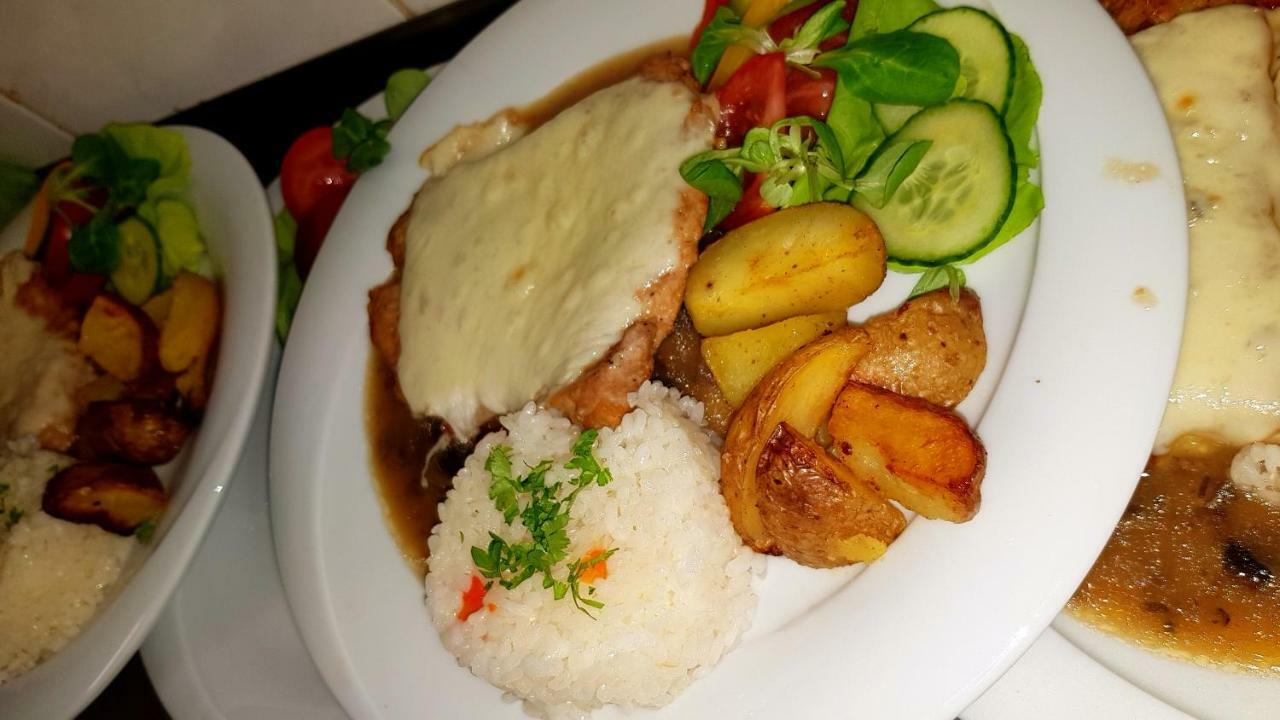 فندق Pizzeria Alzbetka Strecno المظهر الخارجي الصورة